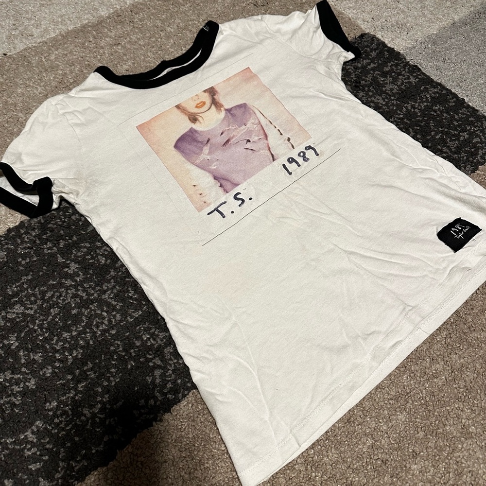 Taylor Swift 1989 t-shirt